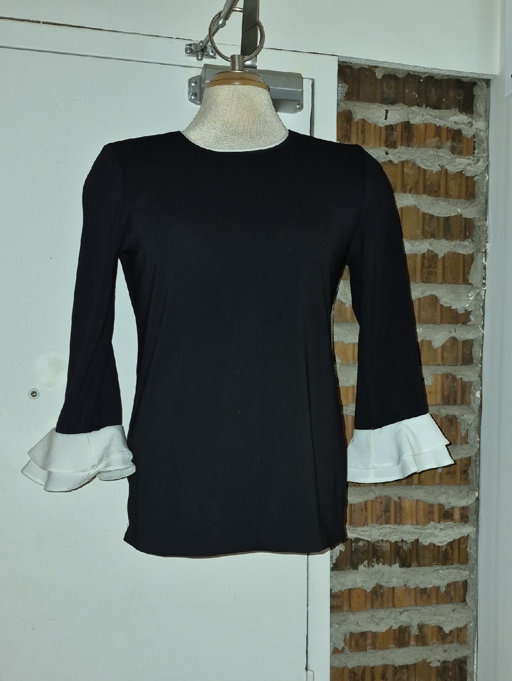 Karl Lagerfeld Size XS S Ruffle Sleeve Cuffs Top Runs Big!